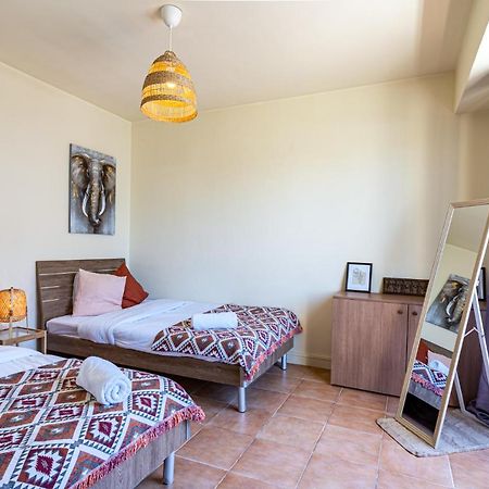 Celine'S 2 Bedrooms Apartment In Larnaca Center Luaran gambar