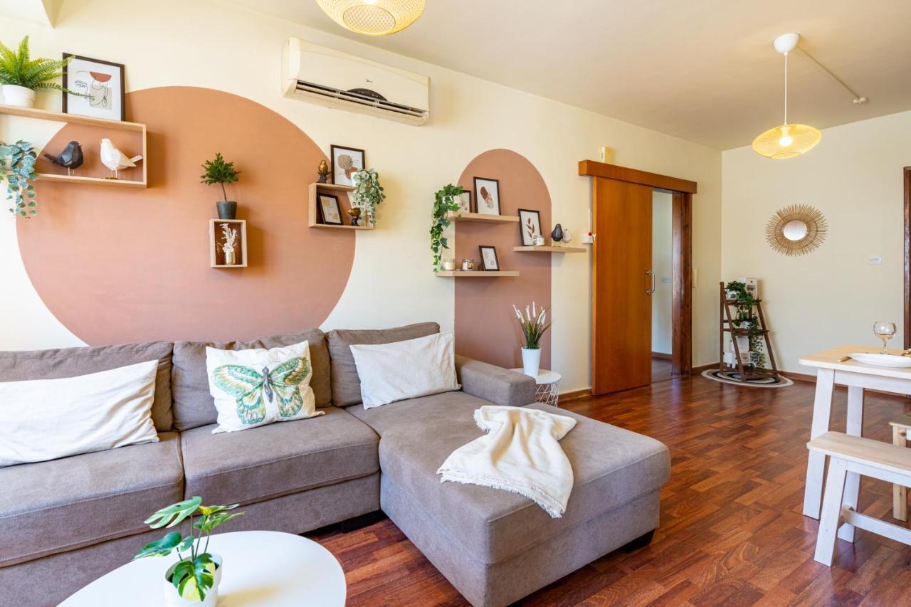 Celine'S 2 Bedrooms Apartment In Larnaca Center Luaran gambar