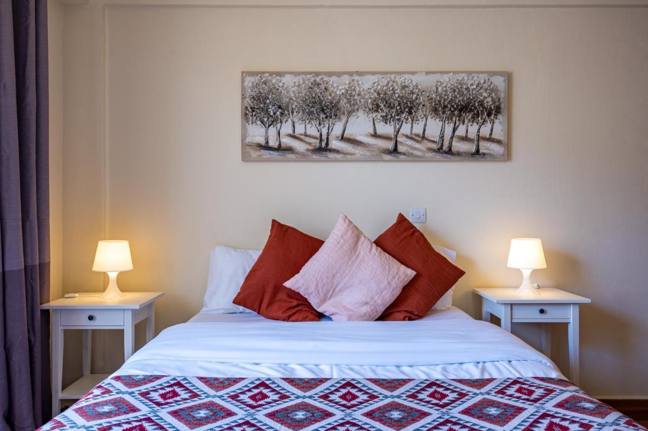 Celine'S 2 Bedrooms Apartment In Larnaca Center Luaran gambar