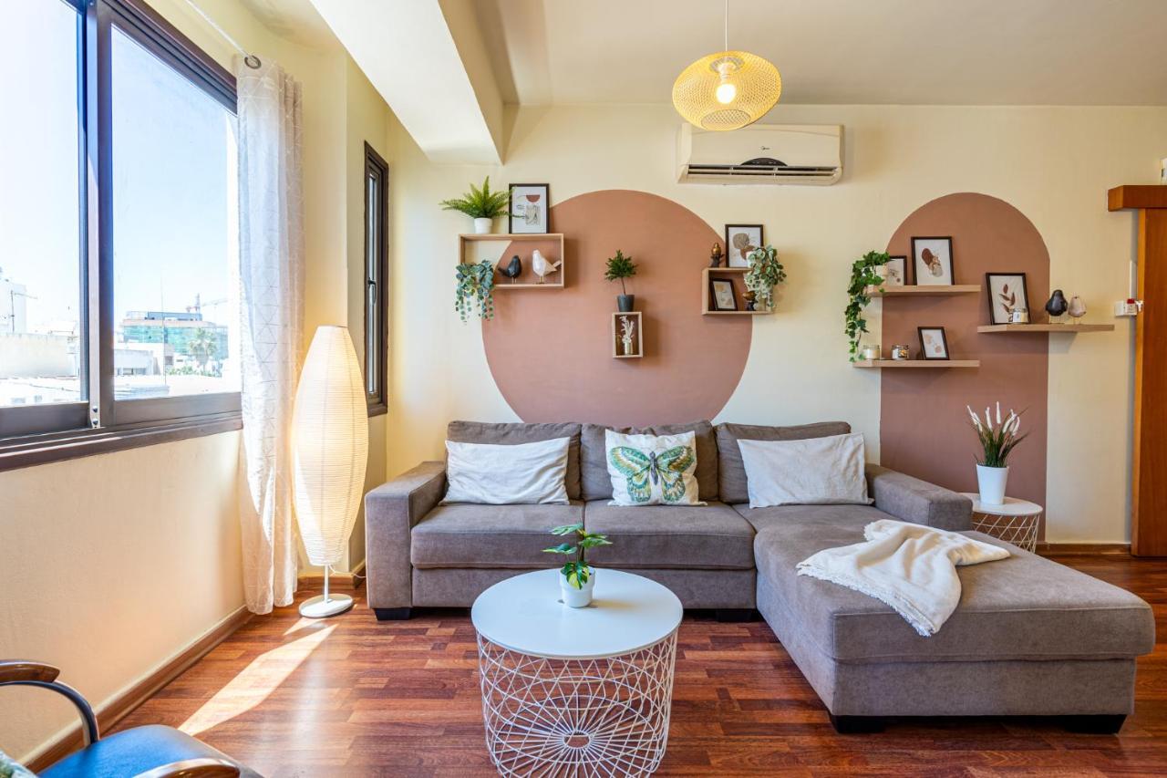 Celine'S 2 Bedrooms Apartment In Larnaca Center Luaran gambar