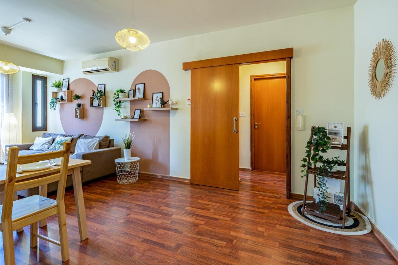 Celine'S 2 Bedrooms Apartment In Larnaca Center Luaran gambar